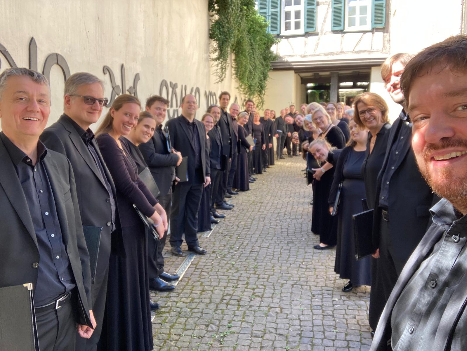 Singakademie vor der Martinskirche Sindelfingen
